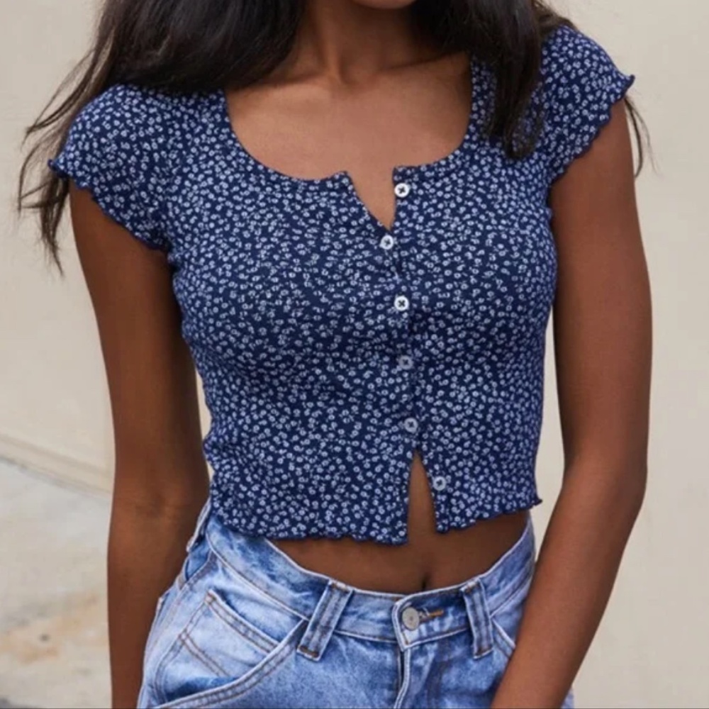Brandy Melville Floral Zelly Top